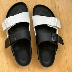 Birkenstocks, Arizona, black and white